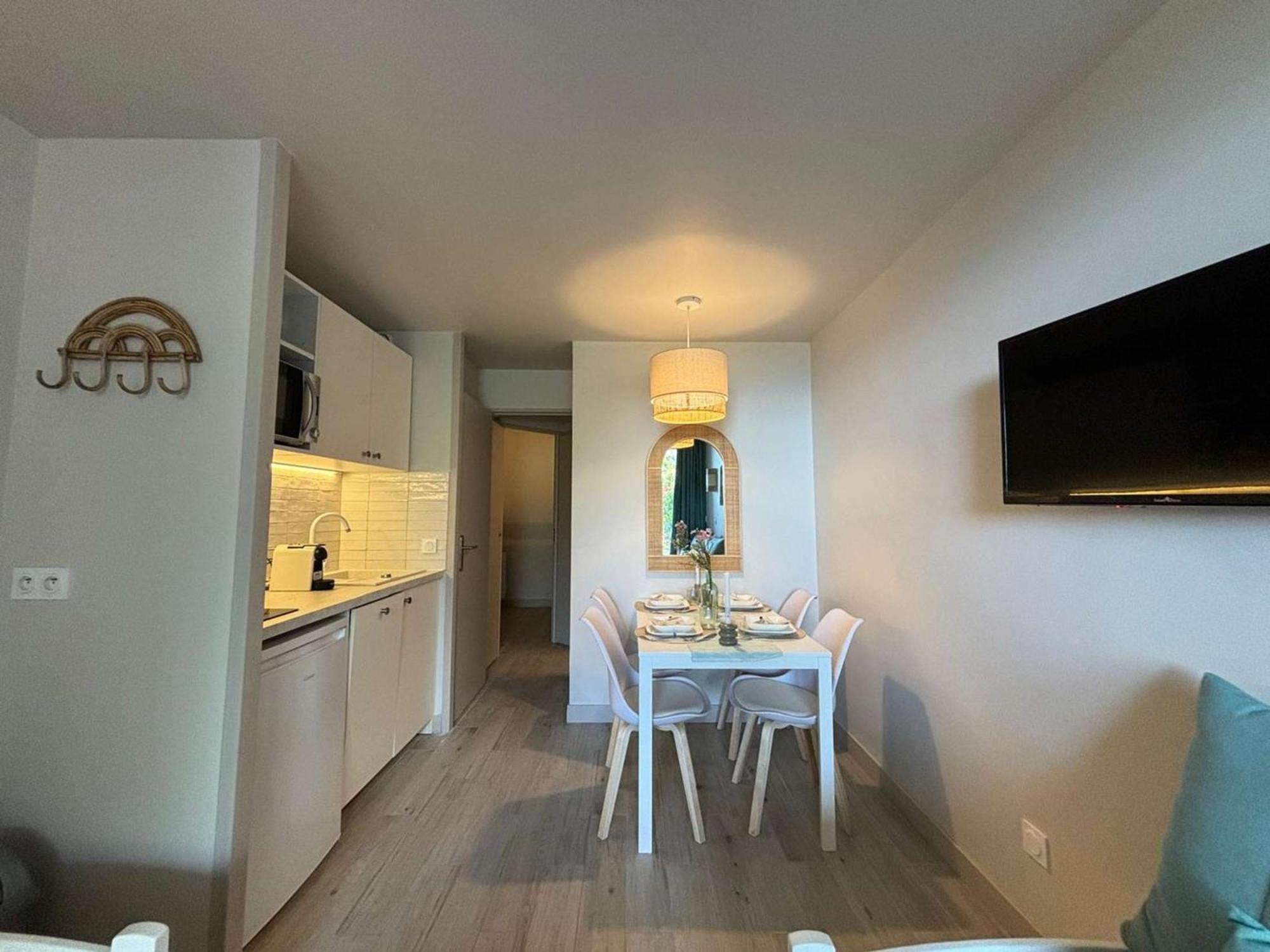 Apartment 5 Pers, Piscine, Parking - La Bocca - Fr-1-609-100 *